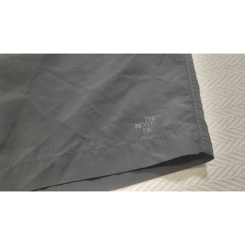The North Face Shorts Men's 40 Black Nylon Ripstop Cargo Hiking Outdoor Regular